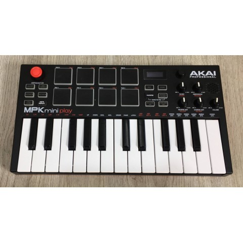 Akai MPK Mini Play con custodia