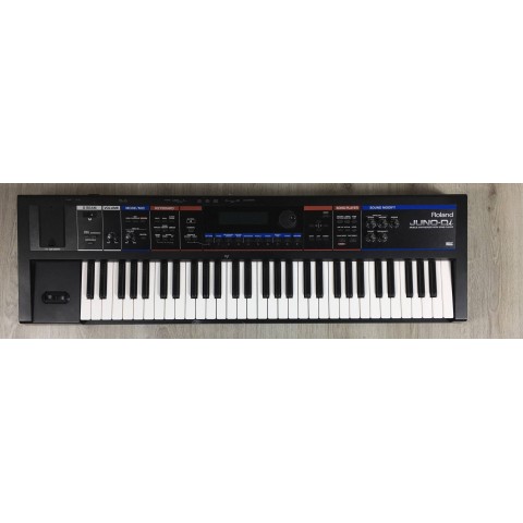 Roland Juno Di + custodia