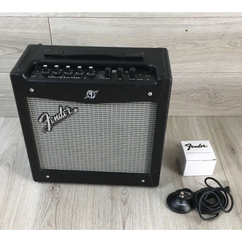 Fender Mustang I + Footswitch