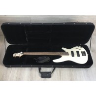 Ibanez SR300 Pearl White con custodia rigida