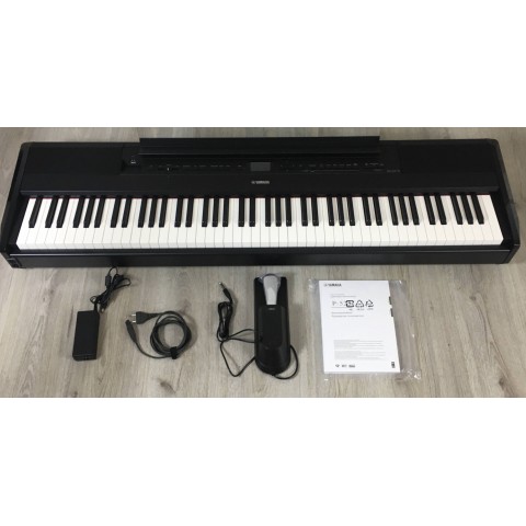 Yamaha P525b