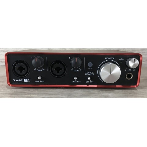 Focusrite Scarlett 2i2 2GEN