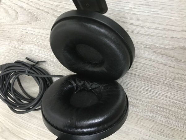 Akg K121 Studio