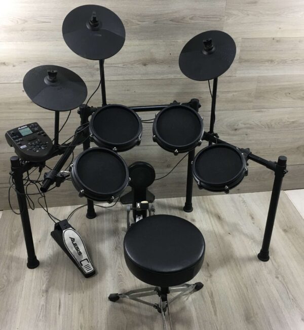Alesis Nitro Mesh Kit con sgabello