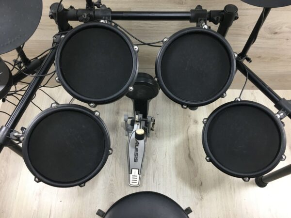 Alesis Nitro Mesh Kit con sgabello