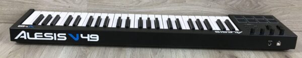 Alesis V49