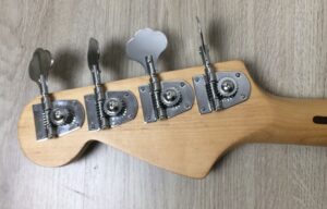 Arrow Jazz Bass
