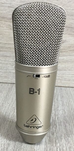 Behringer B-1