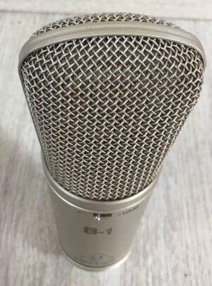 Behringer B-1