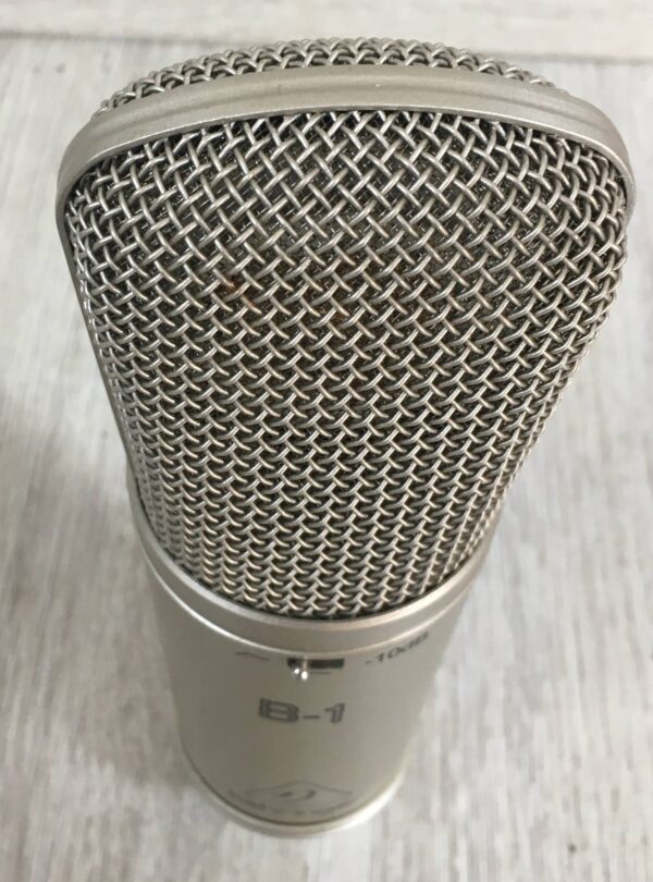 Behringer B-1
