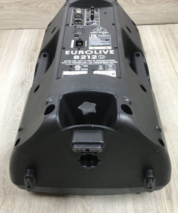 Behringer B212D