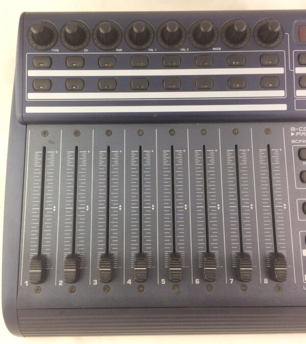 Behringer BCF2000