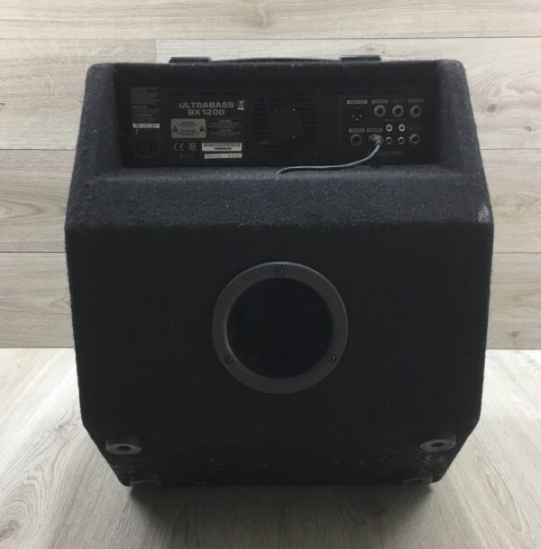 Behringer BX1200