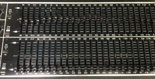 Behringer FBQ6200 Ultragraph Pro
