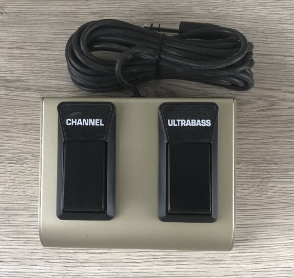Behringer FS112B