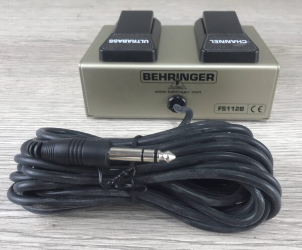 Behringer FS112B