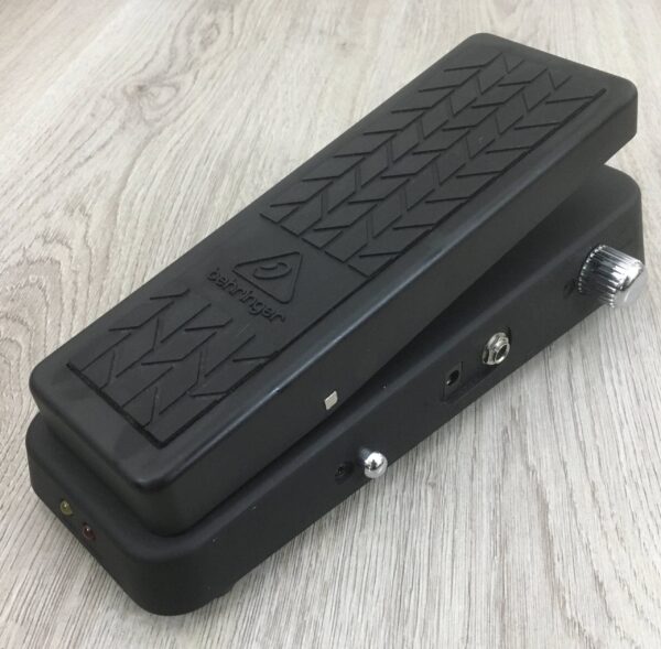 Behringer HELL BABE HB01