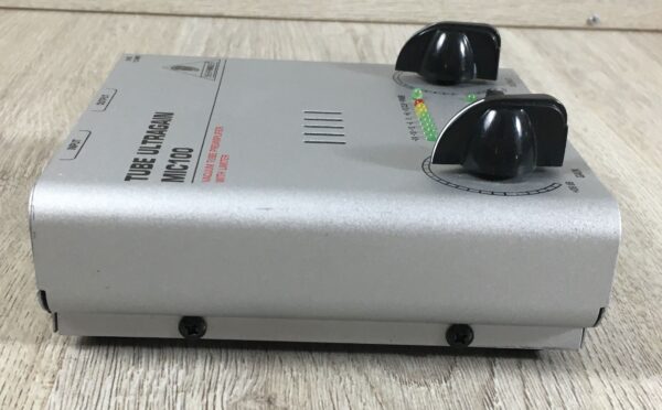 Behringer Tube Ultragain MIC100 preamplificatore microfonico valvolare