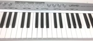 Behringer U-Control UMX 61