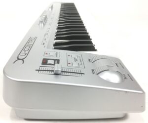 Behringer U-Control UMX 61