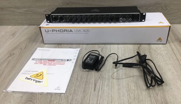 Behringer U-phoria UMC 1820