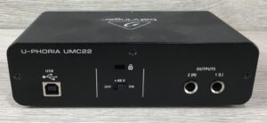 Behringer U-Phoria UMC 22