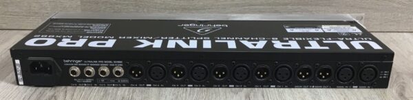 Behringer Ultralink Pro MX882