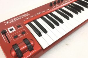 Behringer UMX-61