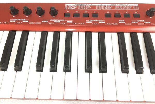 Behringer UMX-61