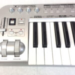 Behringer UMX25