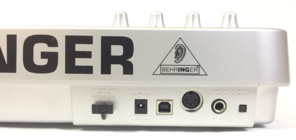 Behringer UMX25