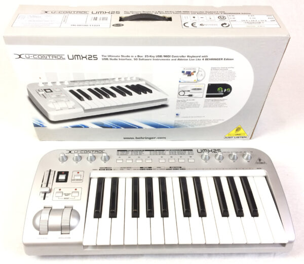 Behringer UMX25