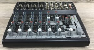 Behringer Xenyx 1202FX