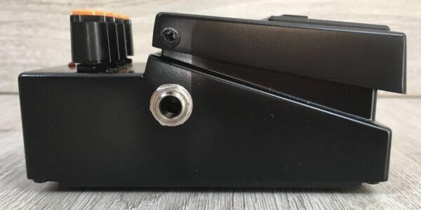 Boss HM-2W Heavy Metal Waza Craft