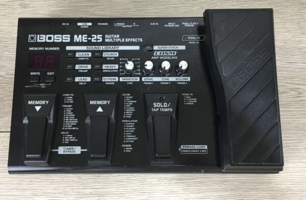 Boss ME-25 pedaliera multieffetto per chitarra