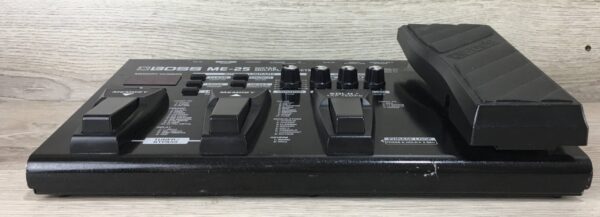Boss ME-25 pedaliera multieffetto per chitarra