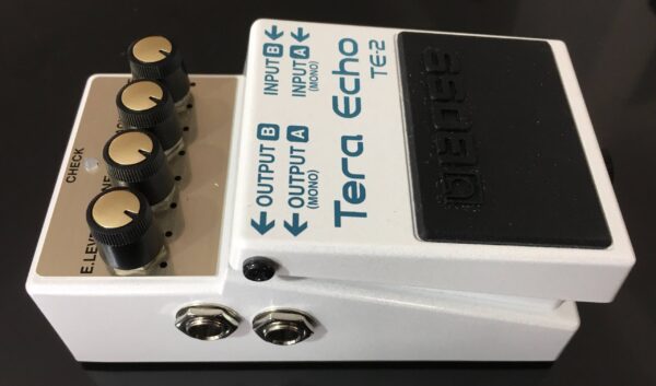 Boss TE-2 Tera Echo