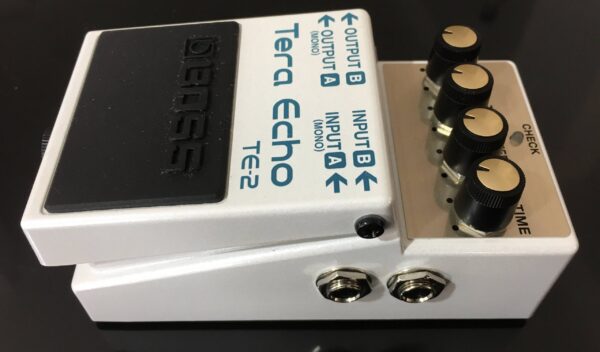 Boss TE-2 Tera Echo