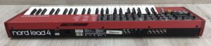 Clavia Nord Lead 4 + custodia