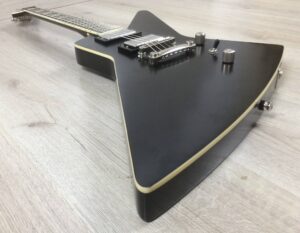Epiphone Extura prophecy black aged gloss