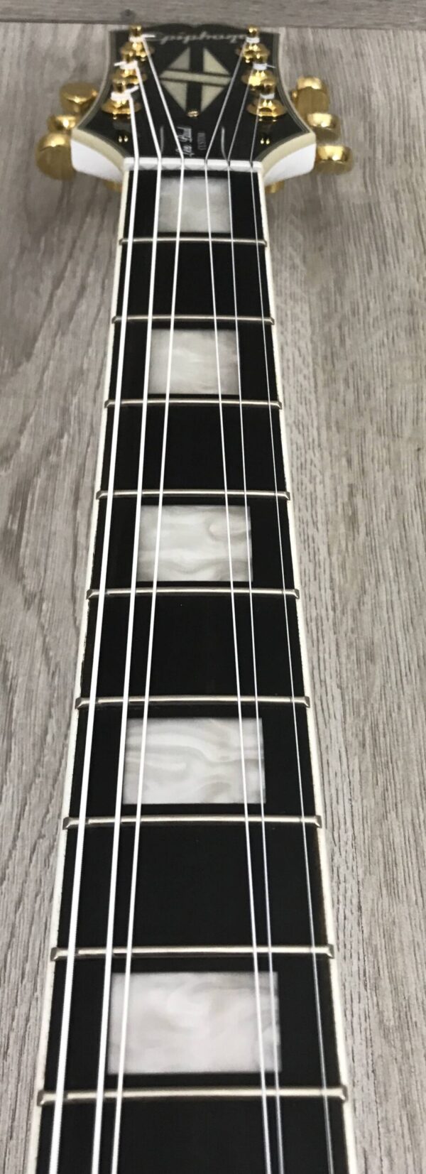 Epiphone Inspired by Gibson Les Paul Custom Apline White + EMG Zakk Wylde Set Black