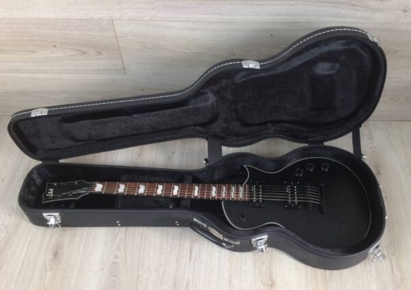 ESP LTD EC-256 black satin con custodia rigida