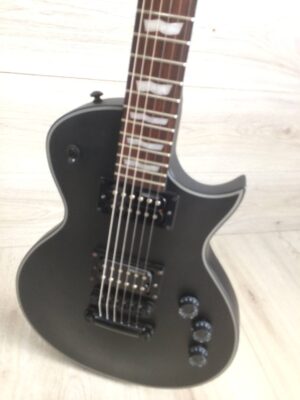 ESP LTD EC-256 black satin con custodia rigida