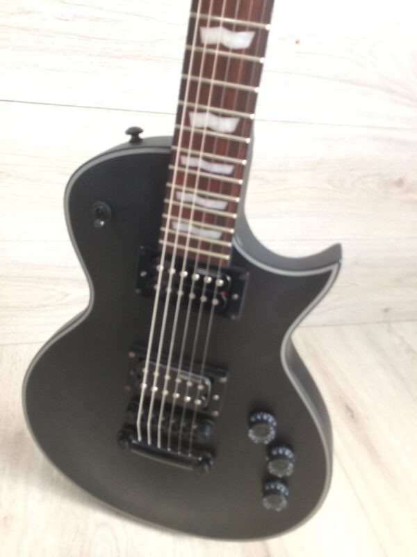 ESP LTD EC-256 black satin con custodia rigida
