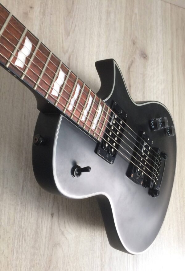 ESP LTD EC-256 black satin con custodia rigida