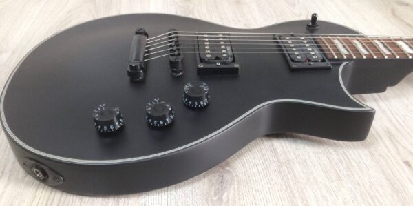 ESP LTD EC-256 black satin con custodia rigida