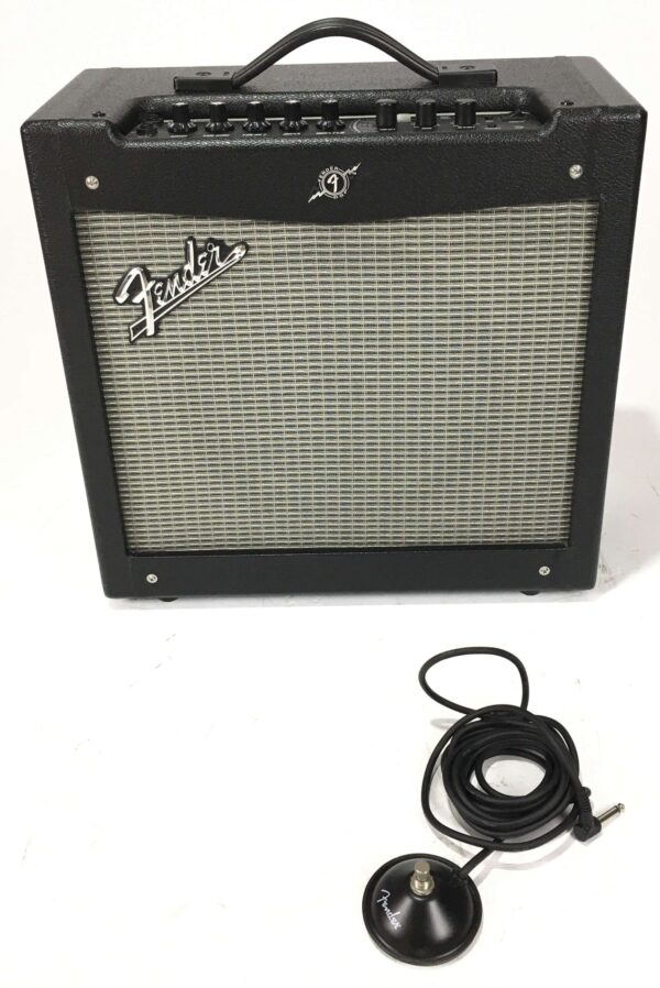 Fender Mustang II V2 con footswitch