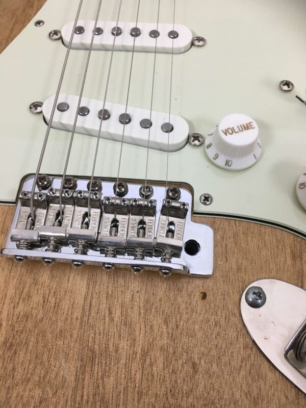 Fender Squier Classic Vibe 60s Stratocaster LRL body artigianale
