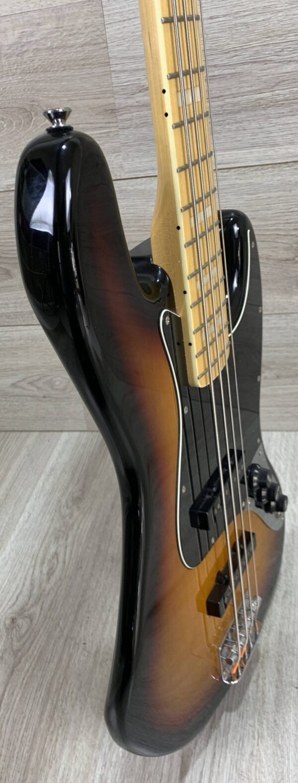 Fender Squier Vintage Modified Jazz Bass 77