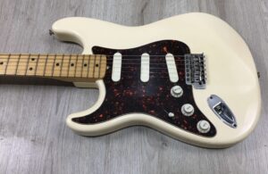Fender Standard Stratocaster LH serial MN8306348 Lace Sensor